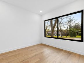 10434  Vinemont Street , Dallas Texas 75218