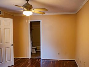 2505  Wedglea Drive  109, Dallas Texas 75211