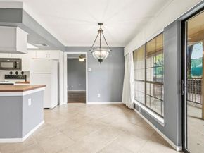 2505  Wedglea Drive  109, Dallas Texas 75211