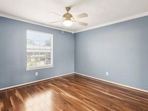 2505  Wedglea Drive  109, Dallas Texas 75211