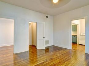 2844  Travis Avenue , Fort Worth Texas 76110