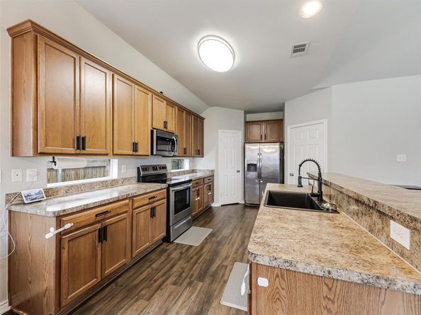 5817  Brookside Drive , Denton Texas 76226