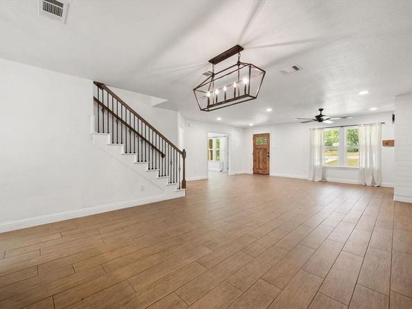 2158  Morning Glory Avenue , Fort Worth Texas 76111