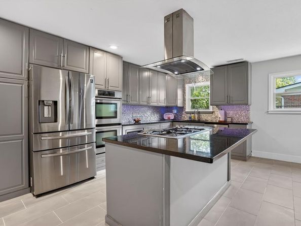 1120  Warden Street , Benbrook Texas 76126