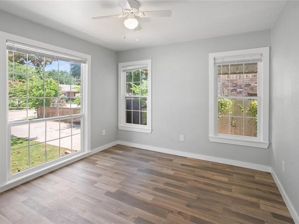 703 N Jester Avenue , Dallas Texas 75211