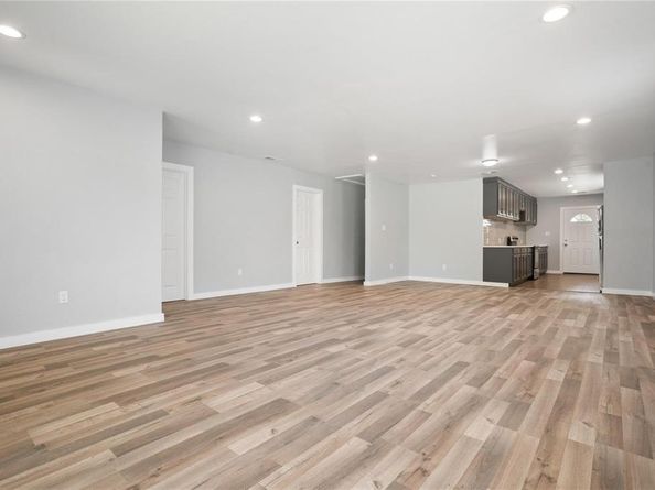 703 N Jester Avenue , Dallas Texas 75211