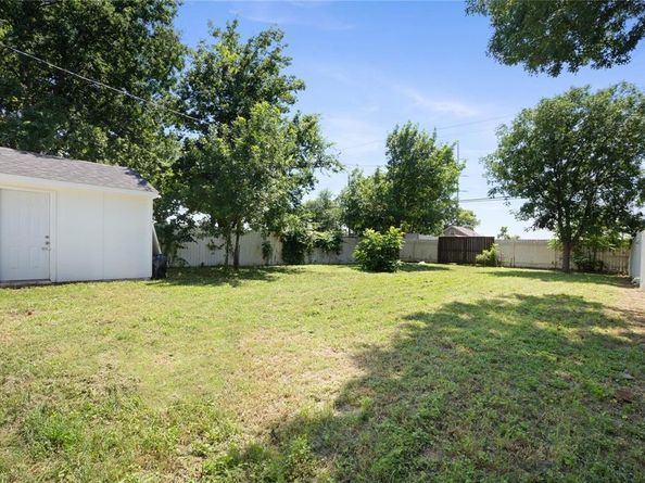 703 N Jester Avenue , Dallas Texas 75211