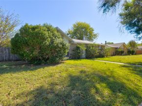 1833  Clark Trail , Grand Prairie Texas 75052