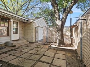 1129 N Riverside Drive , Fort Worth Texas 76111