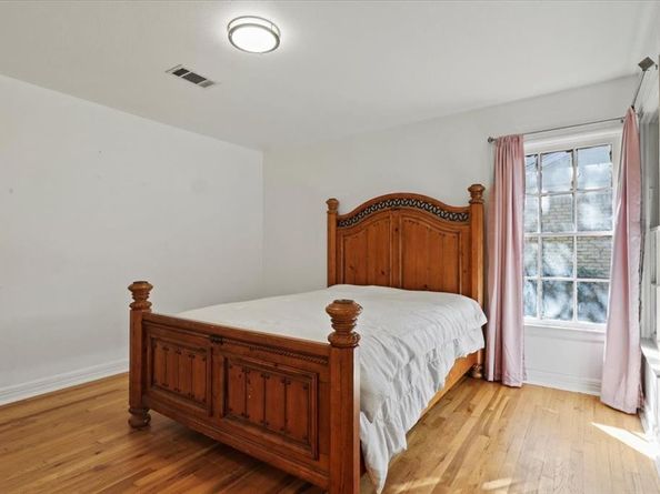 1129 N Riverside Drive , Fort Worth Texas 76111