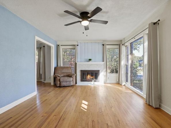 1129 N Riverside Drive , Fort Worth Texas 76111