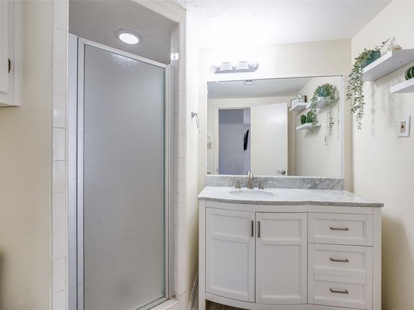 1927  Camden Way , Carrollton Texas 75007