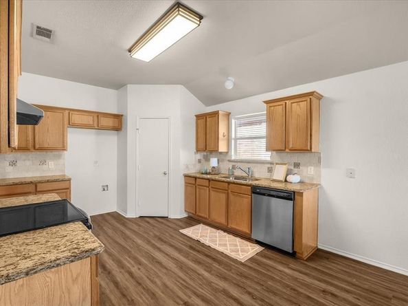 1156  Mustang Ridge Drive , Fort Worth Texas 76052