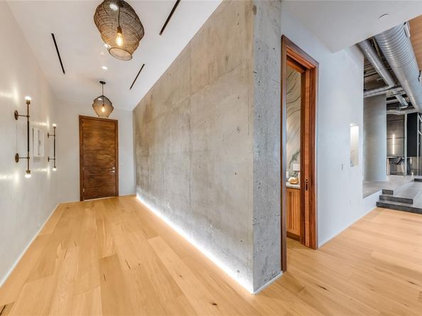 2430  Victory Park Lane  3204, Dallas Texas 75219