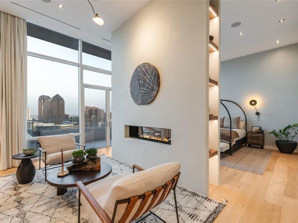 2430  Victory Park Lane  3204, Dallas Texas 75219