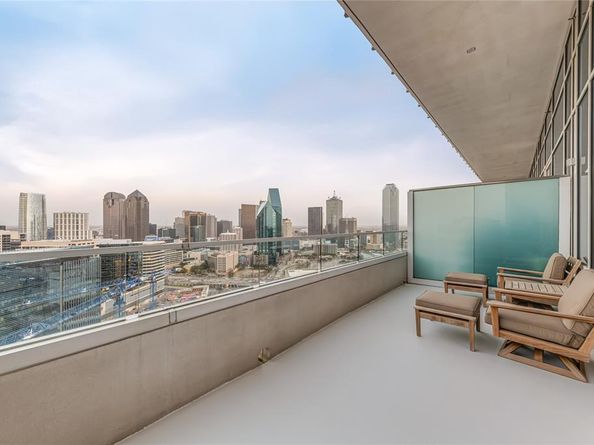 2430  Victory Park Lane  3204, Dallas Texas 75219