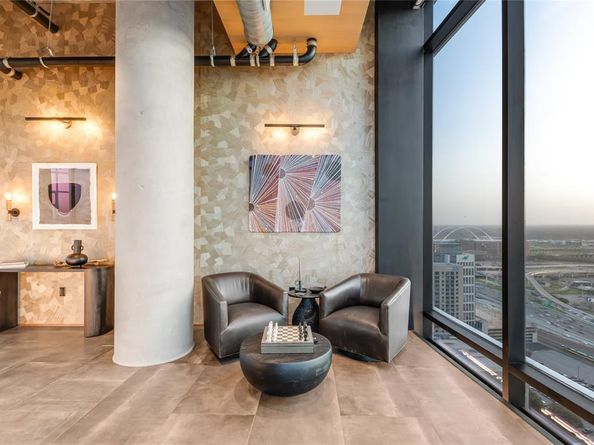 2430  Victory Park Lane  3204, Dallas Texas 75219