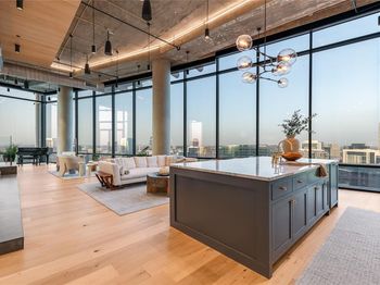 2430  Victory Park Lane 