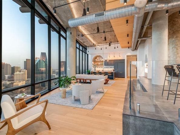 2430  Victory Park Lane  3204, Dallas Texas 75219