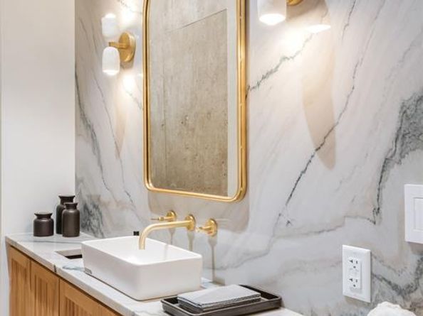 2430  Victory Park Lane  3204, Dallas Texas 75219