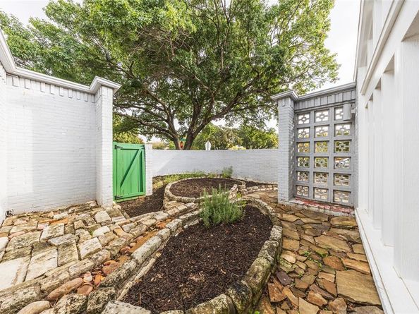 6954  Leameadow Drive , Dallas Texas 75248