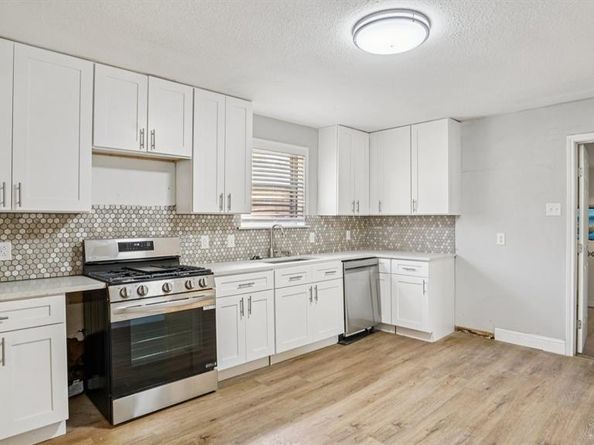 8036  Woodhue Circle , Dallas Texas 75228