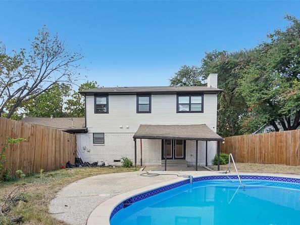 8036  Woodhue Circle , Dallas Texas 75228