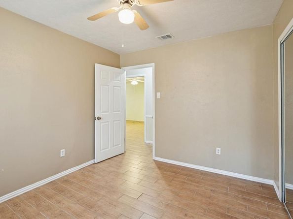 1113  2nd Street , Grand Prairie Texas 75051