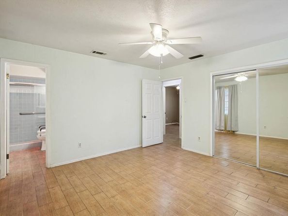 1113  2nd Street , Grand Prairie Texas 75051