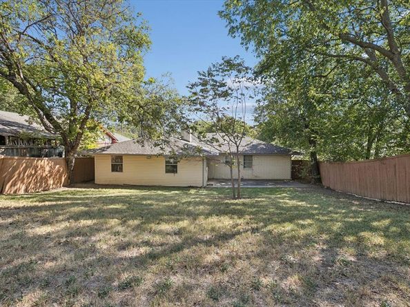 1113  2nd Street , Grand Prairie Texas 75051