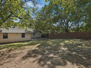 1113  2nd Street , Grand Prairie Texas 75051