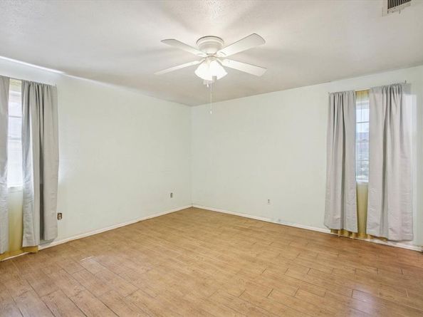 1113  2nd Street , Grand Prairie Texas 75051