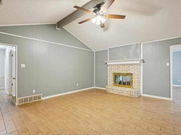 1113  2nd Street , Grand Prairie Texas 75051