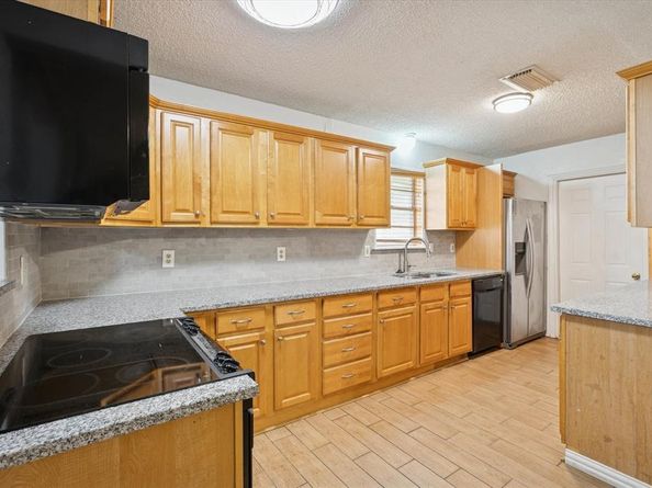 1113  2nd Street , Grand Prairie Texas 75051