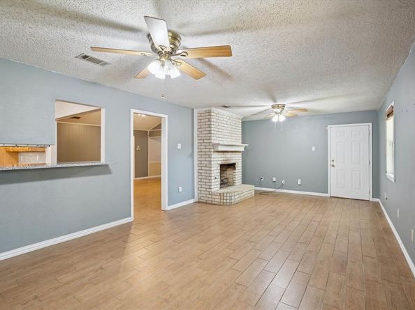 1113  2nd Street , Grand Prairie Texas 75051