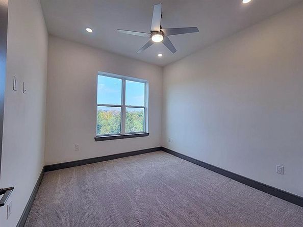 2700  Old Denton Road  2218, Carrollton Texas 75007