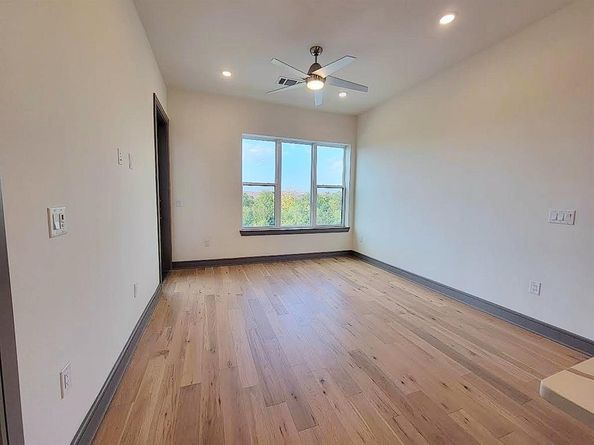 2700  Old Denton Road  2218, Carrollton Texas 75007