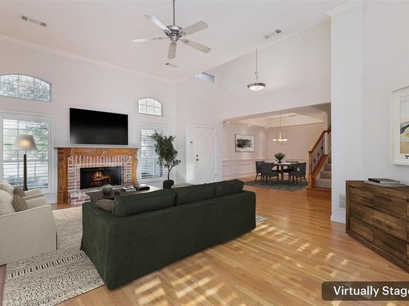 1404  Waterside Drive , Dallas Texas 75218