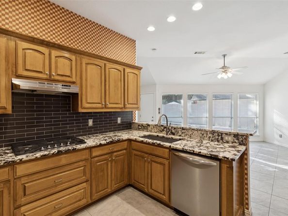 1404  Waterside Drive , Dallas Texas 75218