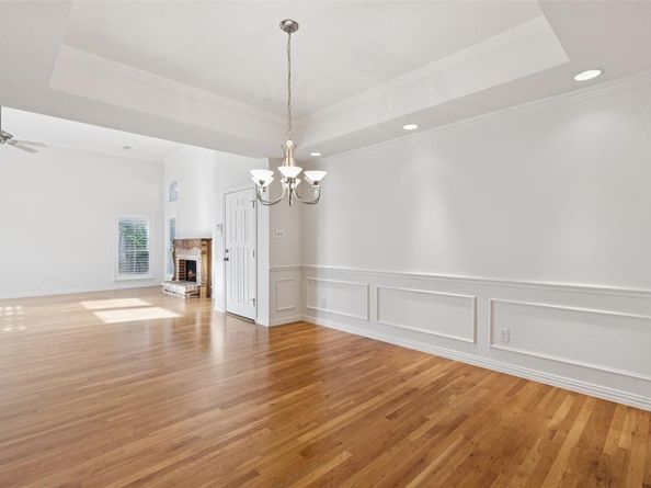 1404  Waterside Drive , Dallas Texas 75218