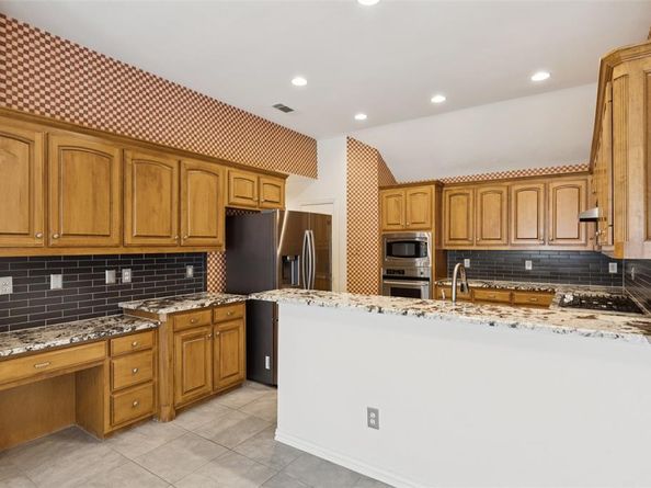 1404  Waterside Drive , Dallas Texas 75218