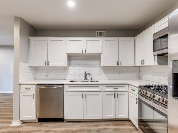 15909  Archwood Lane  1026, Dallas Texas 75248