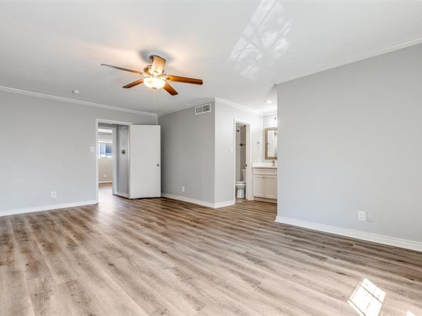 15909  Archwood Lane  1026, Dallas Texas 75248