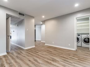 15909  Archwood Lane  1026, Dallas Texas 75248