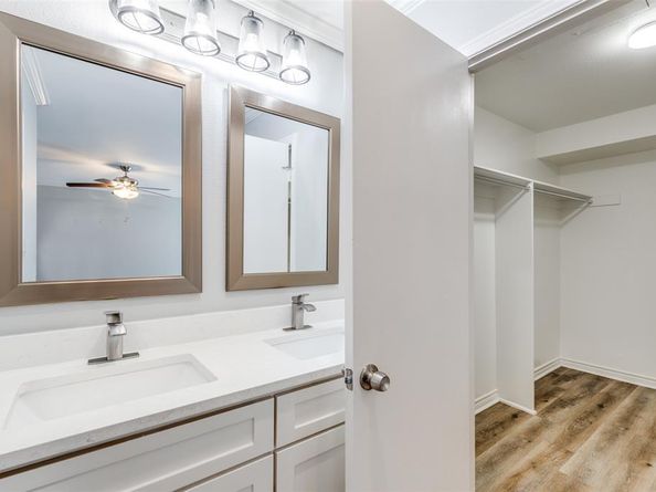 15909  Archwood Lane  1026, Dallas Texas 75248