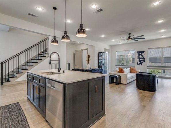 2649  La Altura Lane , Dallas Texas 75212