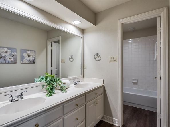 4015  Stonehollow Way , Dallas Texas 75287