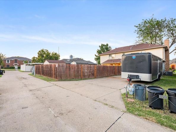 1713  Creek Valley Road , Mesquite Texas 75181
