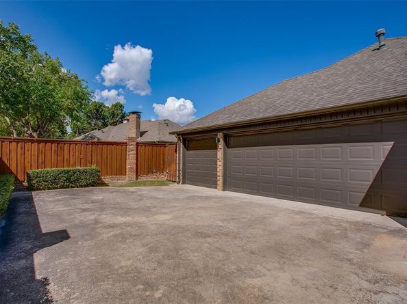 11103  Manorview Circle , Dallas Texas 75228