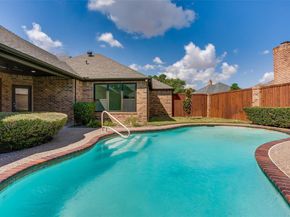 11103  Manorview Circle , Dallas Texas 75228